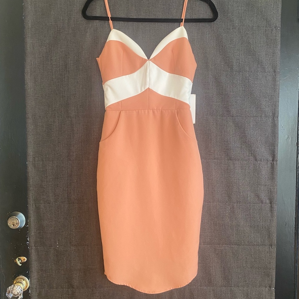 Runaway The Label V-neck Dress. Peach pink & white Sofia skinny strap XS size 2